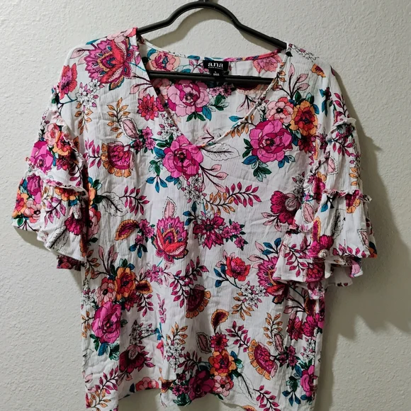 Floral Ruffle Sleeve Top - Picture 2 of 5